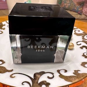 Beekman 1802 Little Black Mask